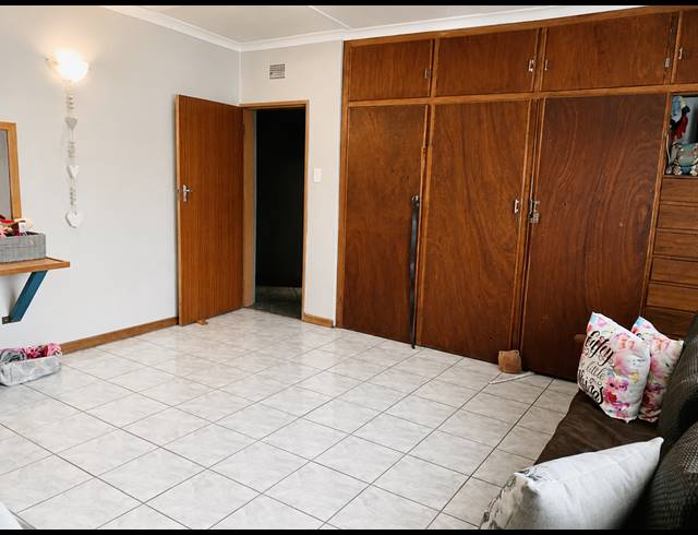4 BEDROOM FREEHOLD FOR SALE IN VANDERBIJLPARK CE 2